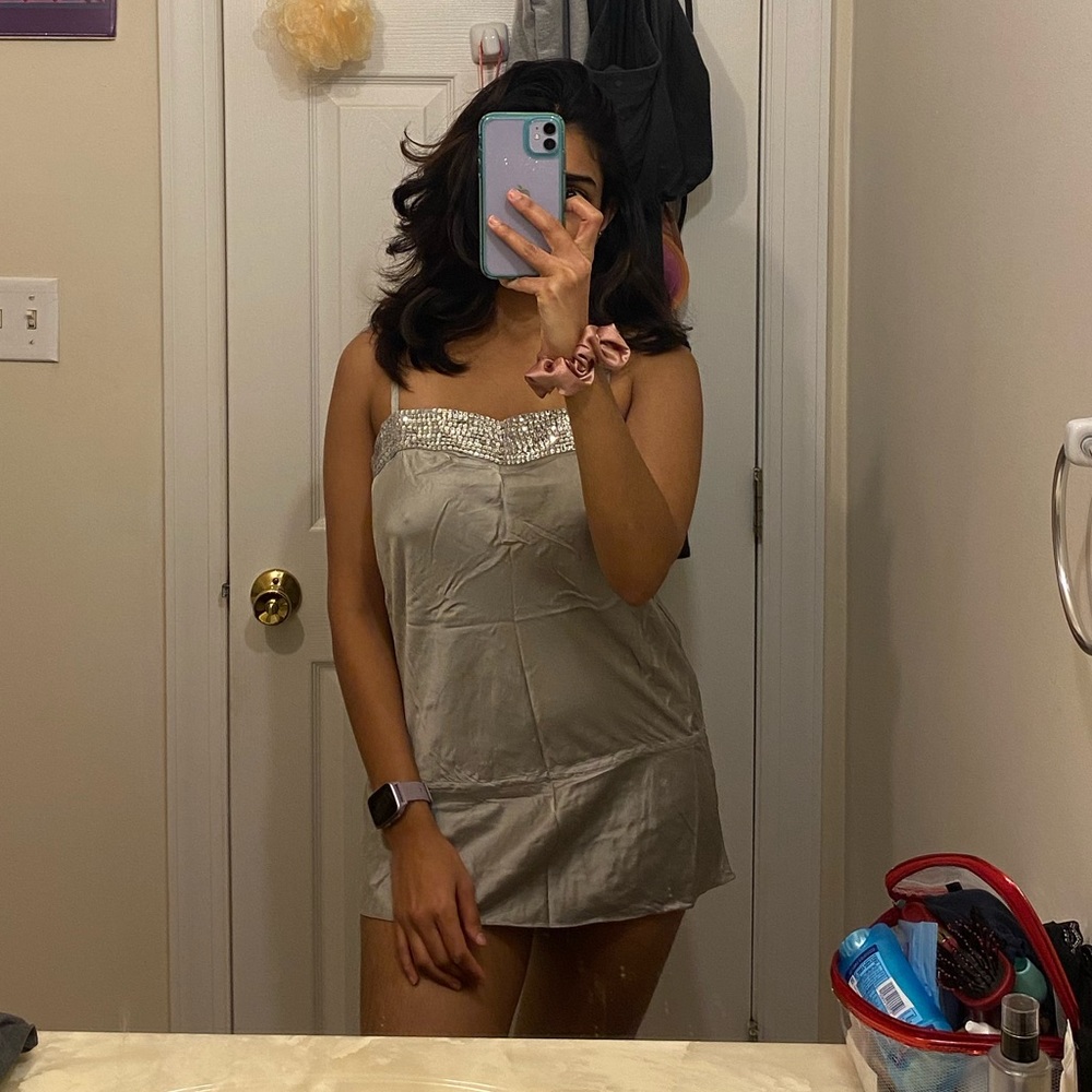Silver Silk Flowy Top 💍🩶